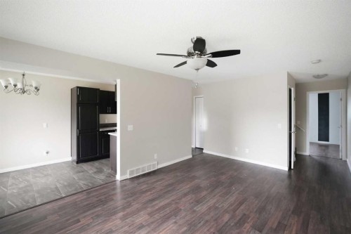 118 Dovertree Place Se, Calgary, AB - Indoor Photo Showing Other Room