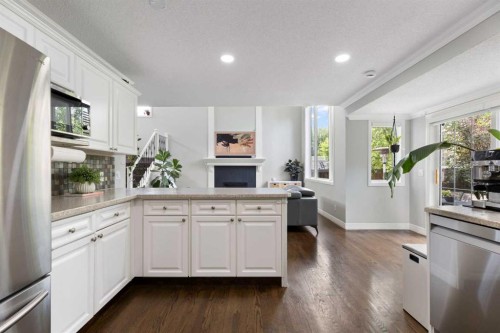 13 Somerset Park Sw, Calgary, AB - Indoor Photo Showing Kitchen