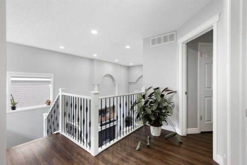 13 Somerset Park Sw, Calgary, AB - Indoor Photo Showing Other Room