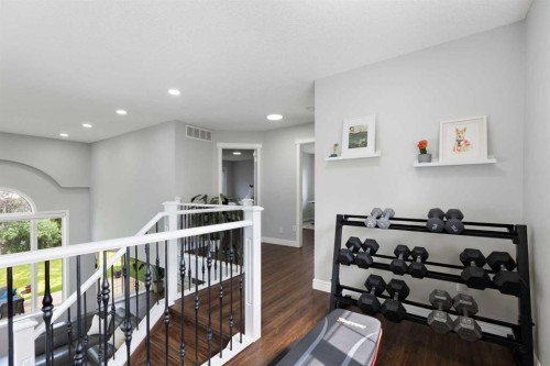 13 Somerset Park Sw, Calgary, AB - Indoor Photo Showing Other Room