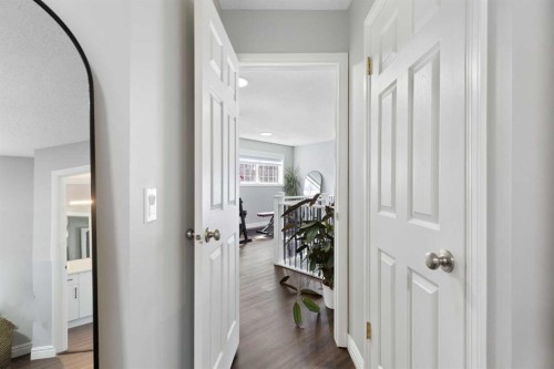 13 Somerset Park Sw, Calgary, AB - Indoor Photo Showing Other Room