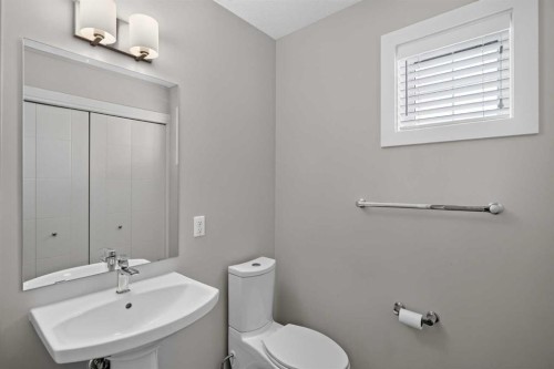 4-2416 30 Street Sw, Calgary, AB - Indoor Photo Showing Bathroom