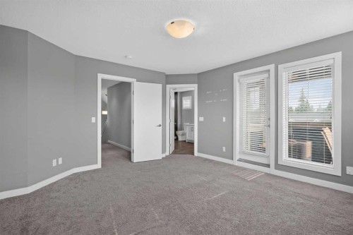 4-2416 30 Street Sw, Calgary, AB - Indoor Photo Showing Other Room