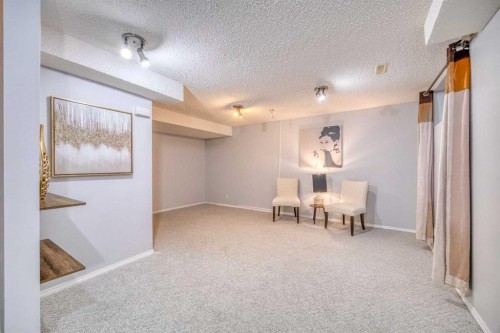 81 Prestwick Avenue Se, Calgary, AB - Indoor Photo Showing Other Room