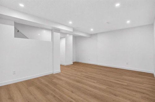 40-14736 Deerfield Drive Se, Calgary, AB - Indoor