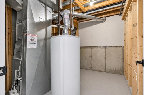 40-14736 Deerfield Drive Se, Calgary, AB - Indoor Photo Showing Basement