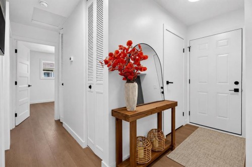 40-14736 Deerfield Drive Se, Calgary, AB - Indoor Photo Showing Other Room