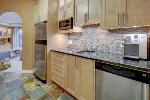 40 Arbour Estates Green Nw, Calgary, AB - Indoor Photo Showing Kitchen