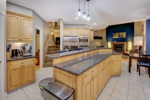 40 Arbour Estates Green Nw, Calgary, AB - Indoor Photo Showing Kitchen