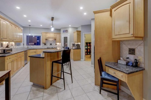 40 Arbour Estates Green Nw, Calgary, AB - Indoor Photo Showing Kitchen