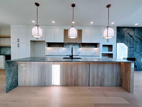 417 37 Avenue Nw, Calgary, AB - Indoor Photo Showing Kitchen