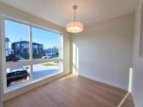 417 37 Avenue Nw, Calgary, AB - Indoor Photo Showing Other Room