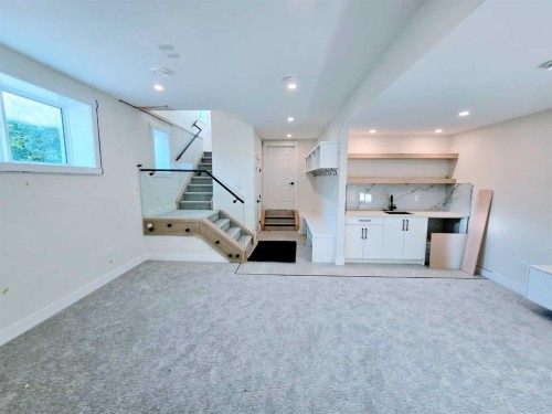 417 37 Avenue Nw, Calgary, AB - Indoor Photo Showing Other Room