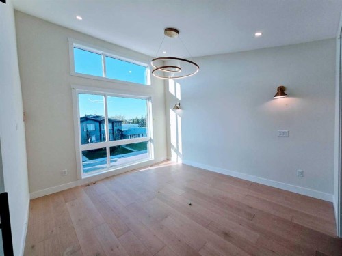 417 37 Avenue Nw, Calgary, AB - Indoor Photo Showing Other Room
