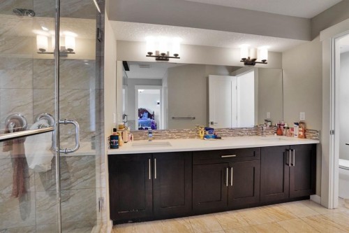 113 Kinniburgh Bay, Chestermere, AB - Indoor Photo Showing Bathroom