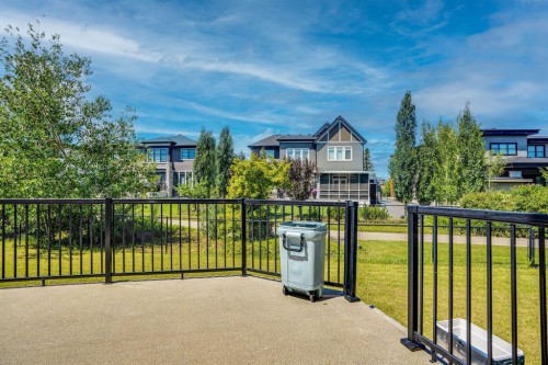 113 Kinniburgh Bay, Chestermere, AB - Outdoor