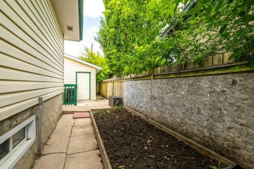 39 Maryvale Crescent Ne, Calgary, AB 