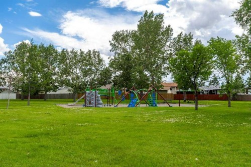 39 Maryvale Crescent Ne, Calgary, AB 