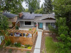 824 Cannell Road SW Calgary, AB T2W 1T4
