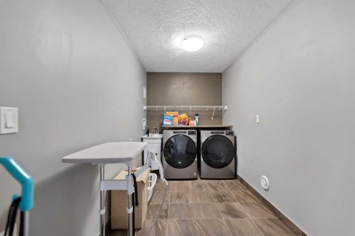 68 Nolanlake Point Nw, Calgary, AB - Indoor Photo Showing Laundry Room