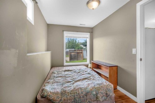 43 Covington Close Ne, Calgary, AB - Indoor Photo Showing Bedroom