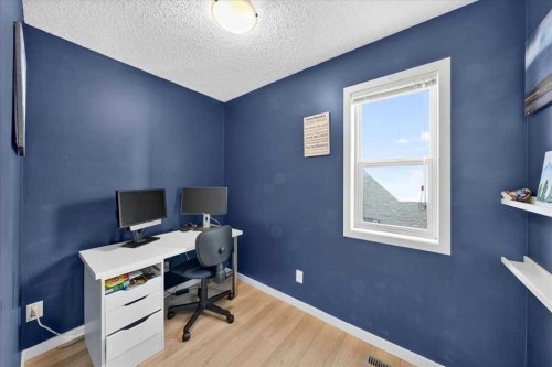 174 Mahogany Heights Se, Calgary, AB - Indoor Photo Showing Office