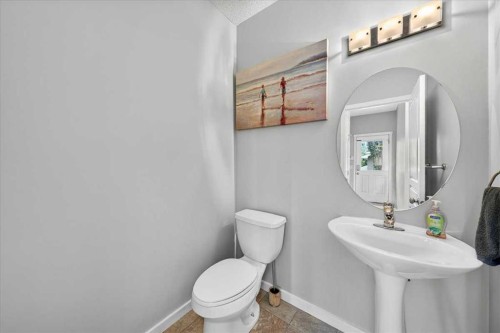 174 Mahogany Heights Se, Calgary, AB - Indoor Photo Showing Bathroom