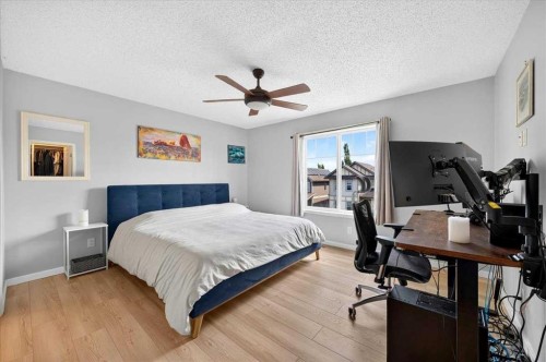 174 Mahogany Heights Se, Calgary, AB - Indoor Photo Showing Bedroom