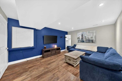 174 Mahogany Heights Se, Calgary, AB - Indoor Photo Showing Living Room