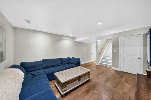 174 Mahogany Heights Se, Calgary, AB - Indoor Photo Showing Other Room