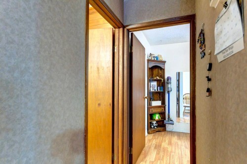2009 41 Street Se, Calgary, AB - Indoor Photo Showing Other Room