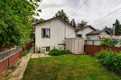 2009 41 Street Se, Calgary, AB - Outdoor