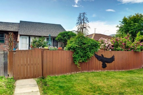 2009 41 Street Se, Calgary, AB - Outdoor