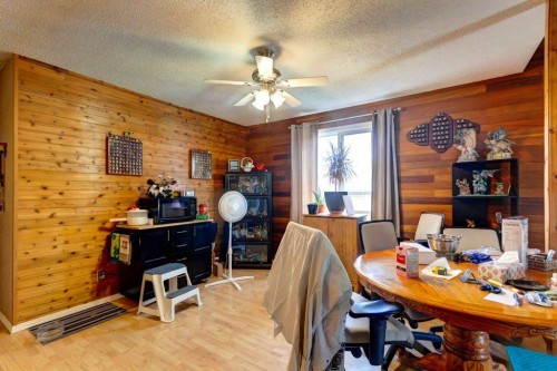 2009 41 Street Se, Calgary, AB - Indoor