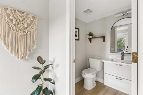76 Ranchridge Way Nw, Calgary, AB - Indoor Photo Showing Bathroom