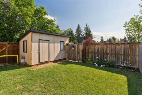 76 Ranchridge Way Nw, Calgary, AB - Outdoor With Backyard