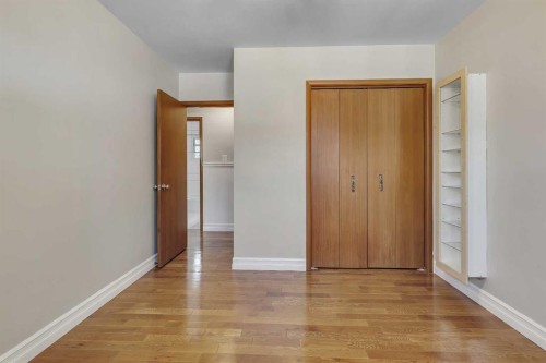 3324 Morley Crescent Nw, Calgary, AB - Indoor Photo Showing Other Room