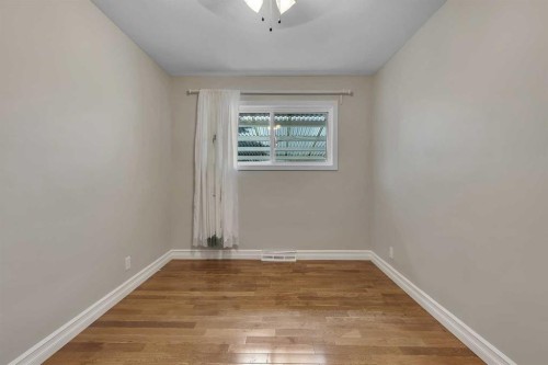 3324 Morley Crescent Nw, Calgary, AB - Indoor Photo Showing Other Room