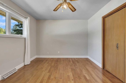 3324 Morley Crescent Nw, Calgary, AB - Indoor Photo Showing Other Room