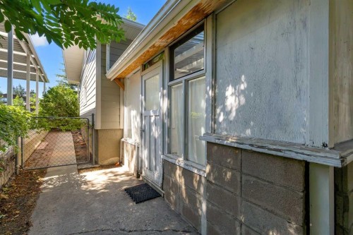 3324 Morley Crescent Nw, Calgary, AB - Outdoor With Exterior