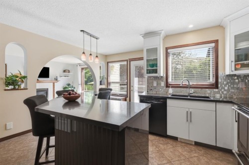 12 Valley Glen Heights Nw, Calgary, AB - Indoor Photo Showing Kitchen With Upgraded Kitchen