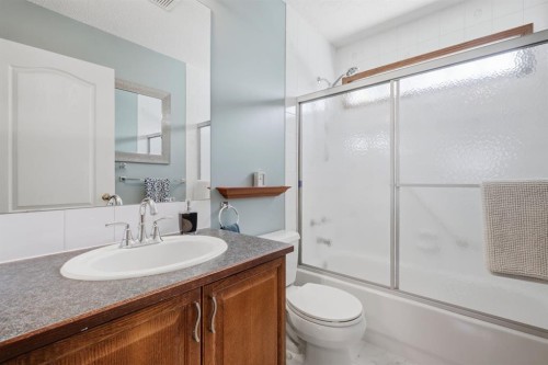12 Valley Glen Heights Nw, Calgary, AB - Indoor Photo Showing Bathroom