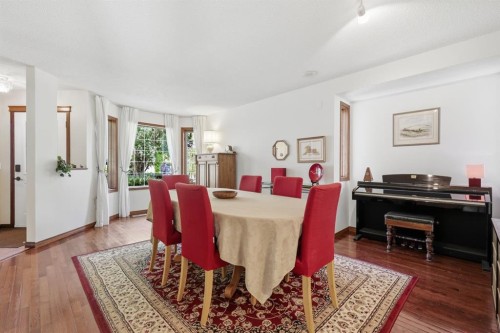 12 Valley Glen Heights Nw, Calgary, AB - Indoor Photo Showing Dining Room