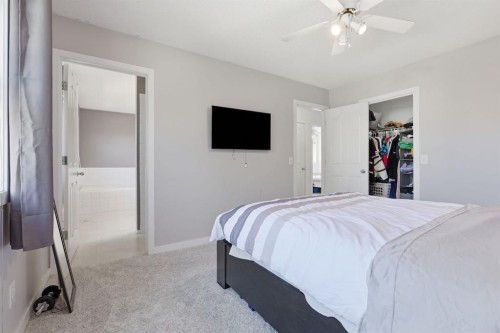 134 Prestwick Landing Se, Calgary, AB - Indoor Photo Showing Bedroom