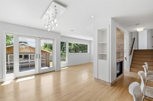 4935 10 Avenue Sw, Calgary, AB - Indoor With Fireplace