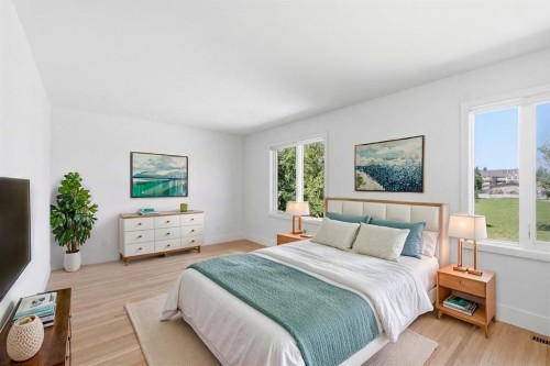 4935 10 Avenue Sw, Calgary, AB - Indoor Photo Showing Bedroom