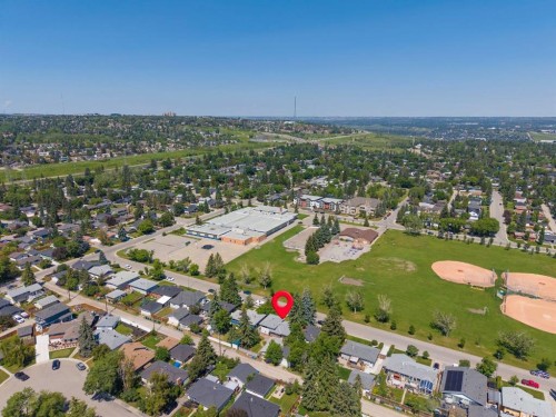 4935 10 Avenue Sw, Calgary, AB - Outdoor With View