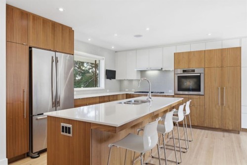 4935 10 Avenue Sw, Calgary, AB - Indoor Photo Showing Kitchen With Double Sink