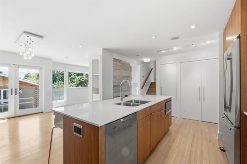 4935 10 Avenue Sw, Calgary, AB - Indoor Photo Showing Kitchen With Double Sink