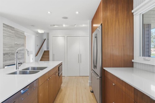 4935 10 Avenue Sw, Calgary, AB - Indoor Photo Showing Kitchen With Double Sink